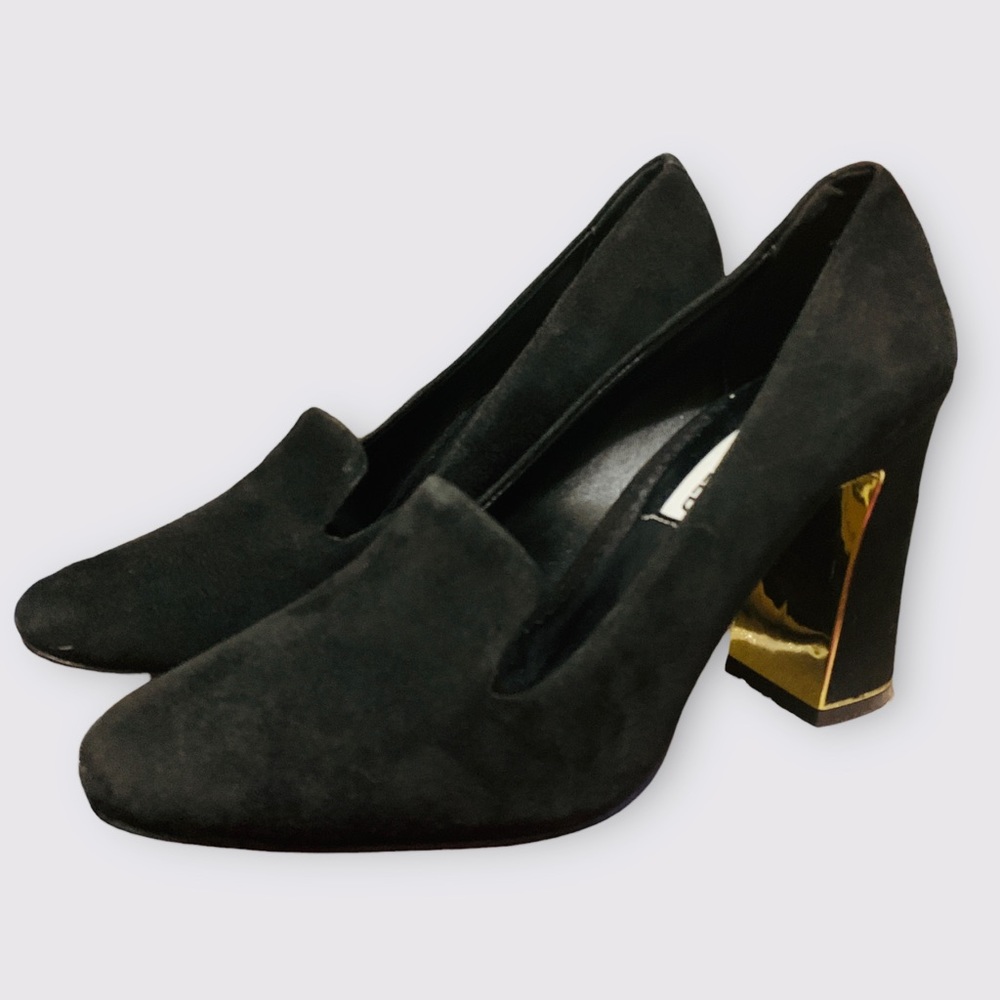 Karl Lagerfeld Gracie Suede Pump / Black w Gold Accent / Womens Size 7 US.